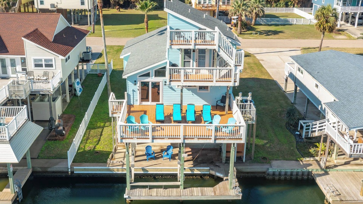 Isla Del Sol House | Penthouse-like views of Gulf, Beach & Bay!