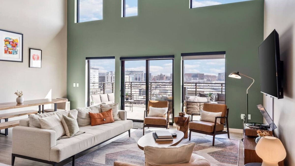 The Gulch Condo | Penthouse Luxury w/Pool, Patio & City View - Walk to Broadway