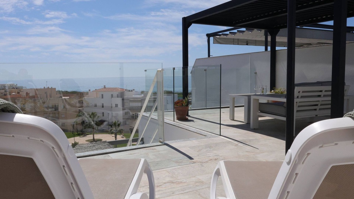 El Morche Apartment | Penthouse Marinsa Torrox – Rooftop terrace, pool & walk to the beach