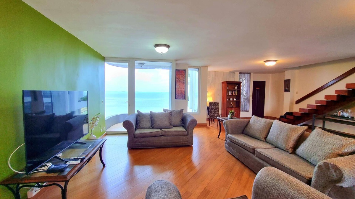 Panama City Condo | Penthouse Ocean view Balboa Ave prime location large 2 bed Panama City