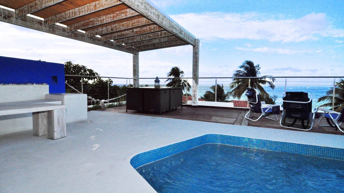 Parque Apartment | PentHouse Ocean views, Top-Roof Pool,10 Steps to Beach, Groups, max.9 2bed/2bath