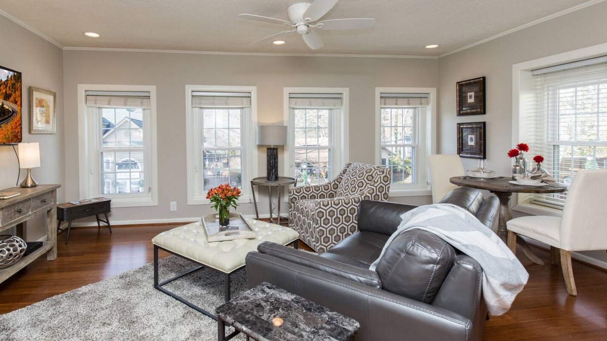 Blowing Rock House | Penthouse on Main A 1BR/1BA Penthouse on Main Street Blowing Rock