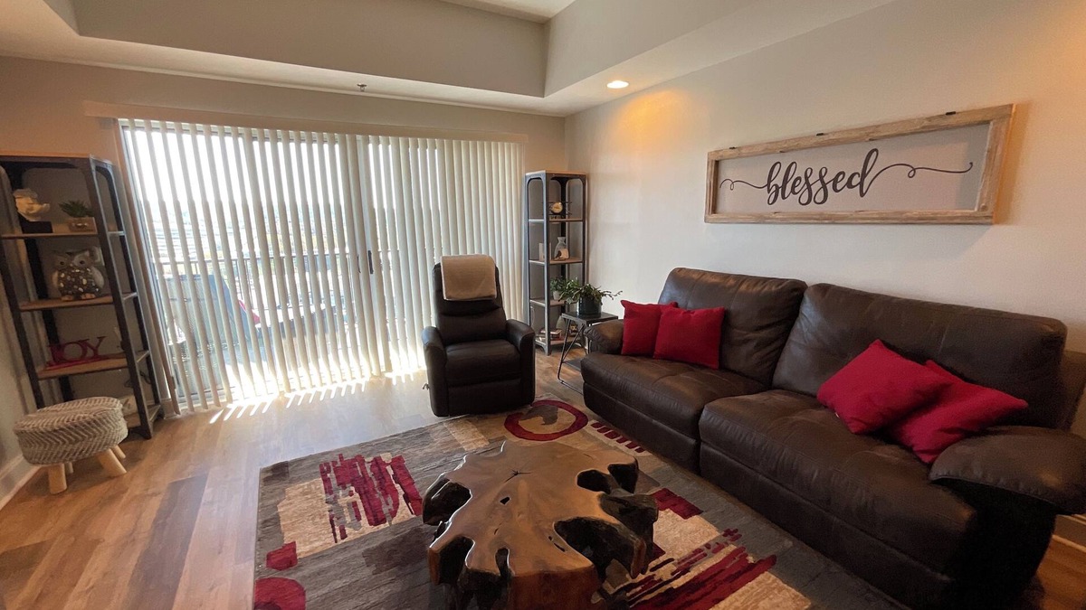 Bristol Condo | Penthouse Retreat-Condo in Bristol-3 BR, 3BR