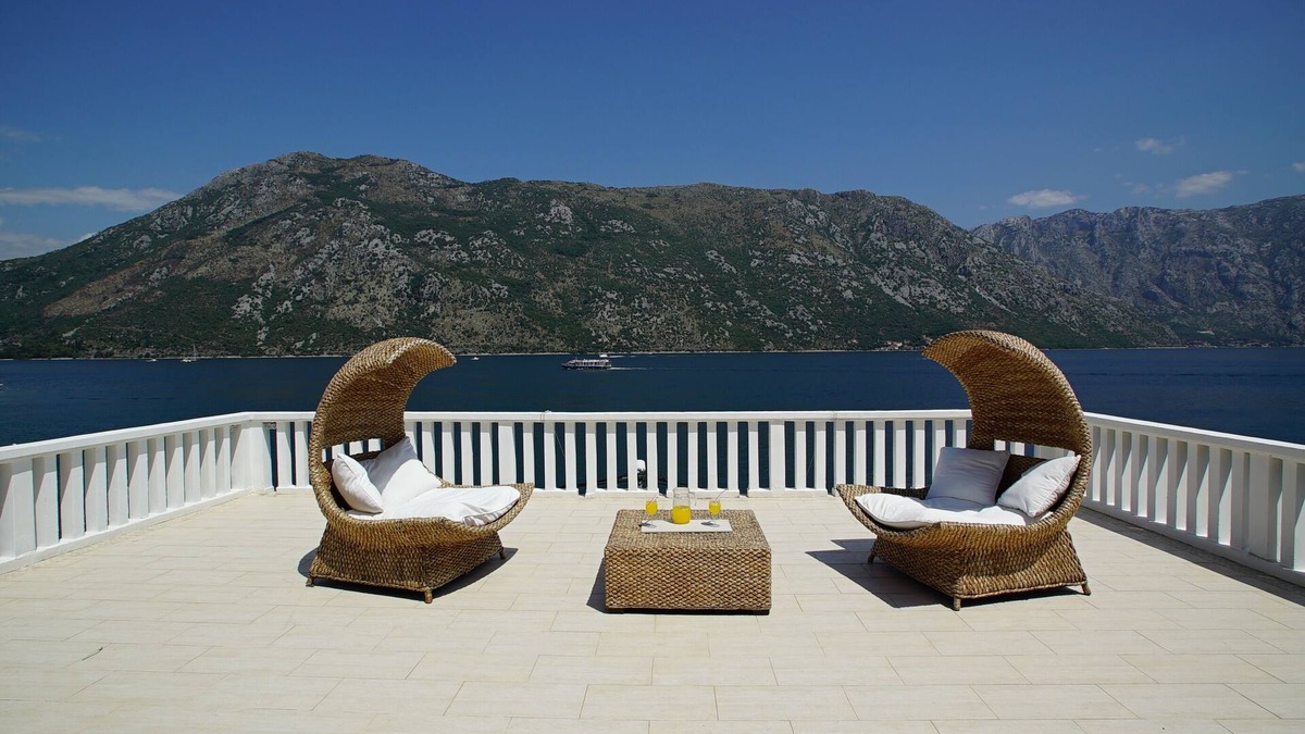 Donji Stoliv Villa | PENTHOUSE STOLIV up to10 bed SPA/POOL Terrace100m2 Private Jetty Sunbeds 5mtosea