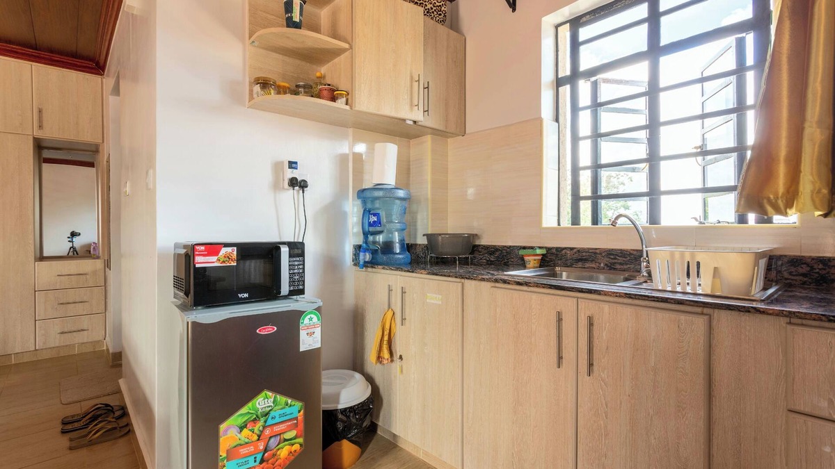 Ngara West Apartment | Penthouse Studio with King bed