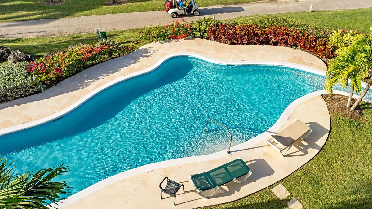 Durants Condo | Penthouse Suite on Beautiful Golf Course