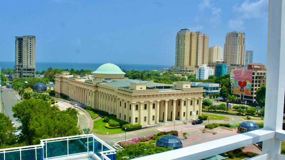Ensanche Independencia Condo | Penthouse with Amazing Ocean View, 4 Bdrms, 4.5 Bths, Central Location - Gazcue