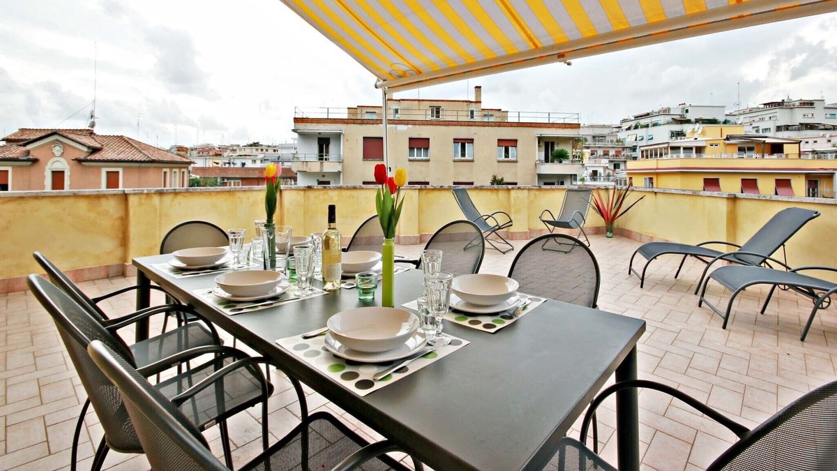 Trionfale Apartment | Penthouse with large terrace overlooking Rome