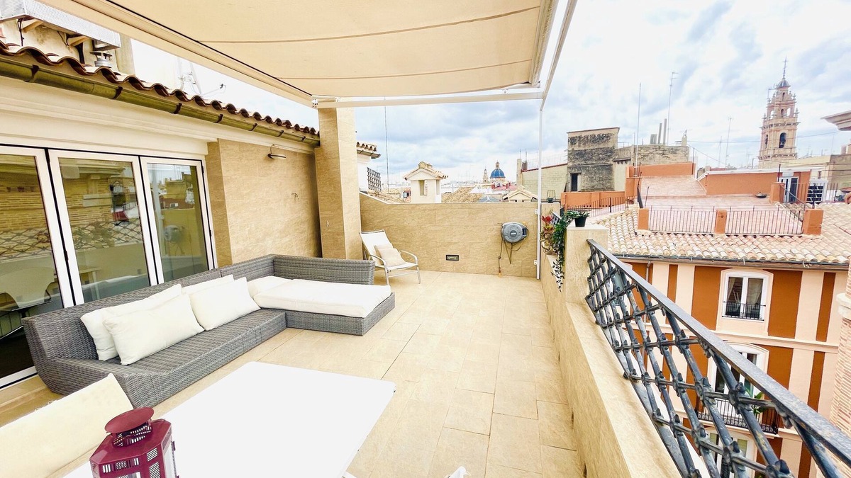 La Xerea Apartment | PENTHOUSE with Office Space in the Historic València, close to everything!