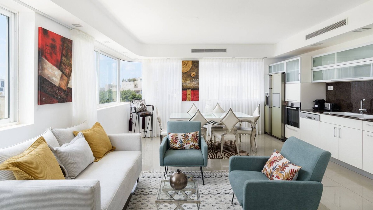 Old North Apartment | Penthouse with Terrace & Panoramic View by FeelHome