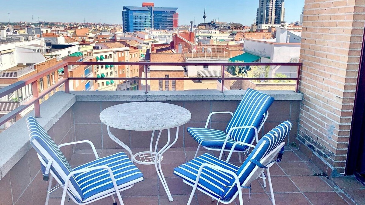 Prosperidad Apartment | Penthouse with Terrace and free Wifi Av de América