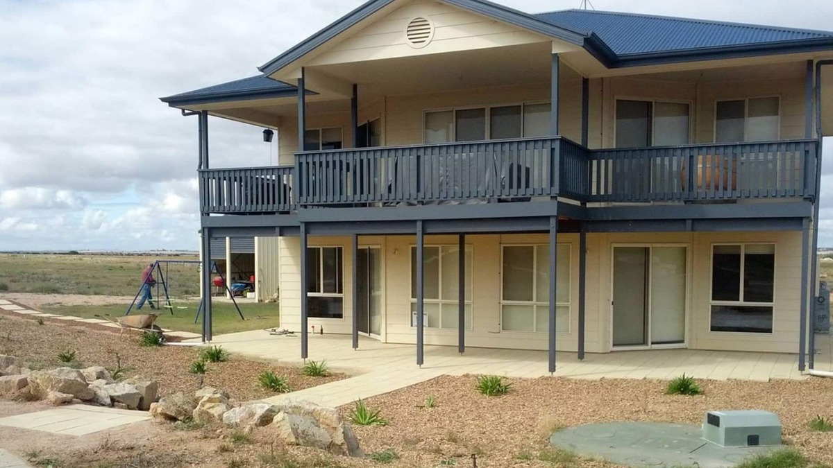 North Beach House | Penultimate Roadie - casual stroll to the beach