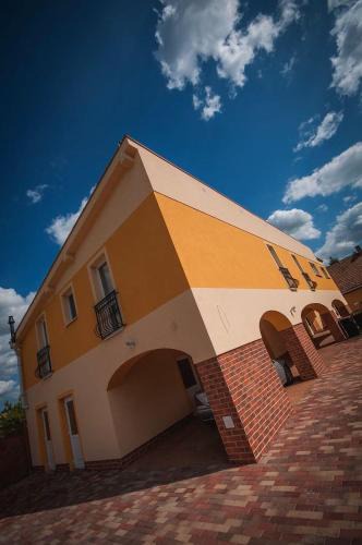 Velky Meder House | Penzión Daniela