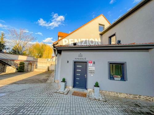 Znojmo House | Penzion 7 pokojů
