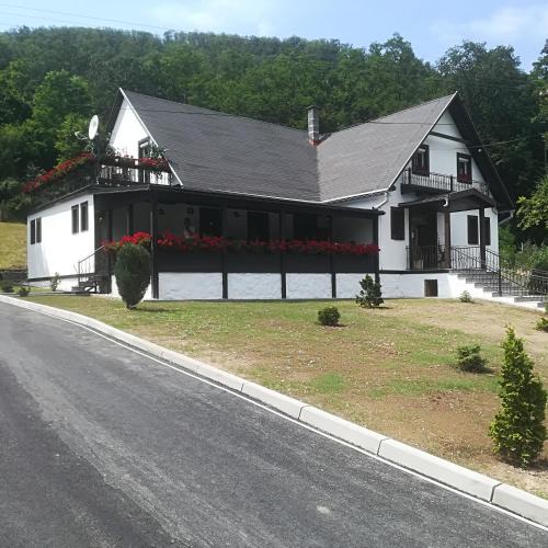 Krupina House | Penzion a Reštaurácia Hanišberg