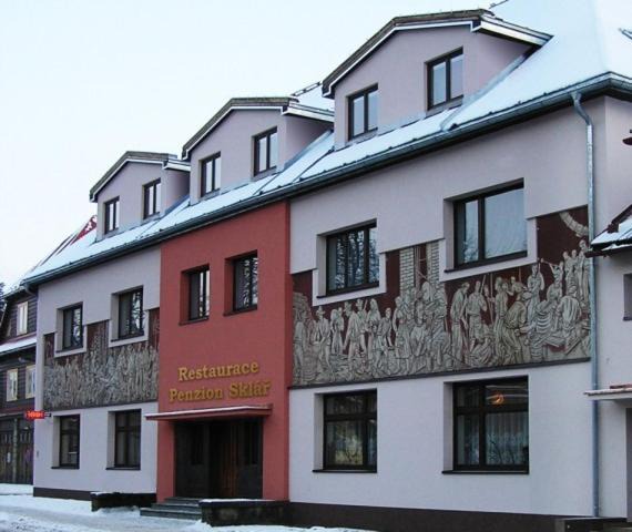 Karolinka House | Penzion a restaurace Sklář