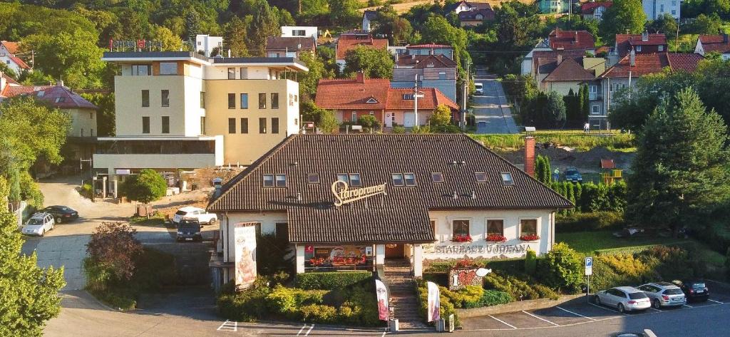 Zlin House | Penzion a Restaurace U Johana