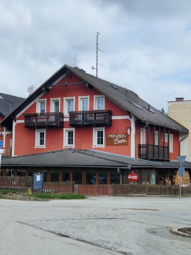 Predni Vyton House | Penzion Bara