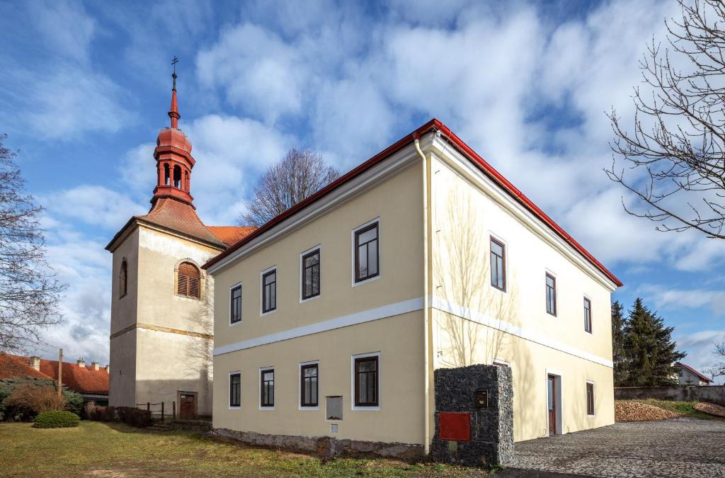 Velemin House | Penzion Fara pod Milešovkou