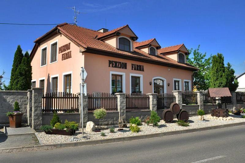 Lednice House | Penzion Farma