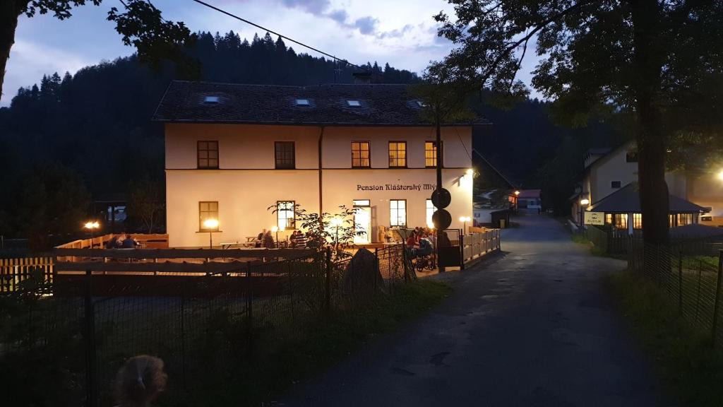 Rejstejn House | Penzion Klášterský mlýn