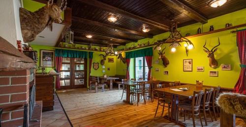 Velky Ujezd Hotel | Penzion Myslivna
