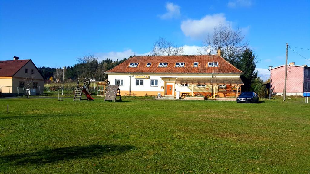 Karlovy Dvory House | Penzion-Na Navsi