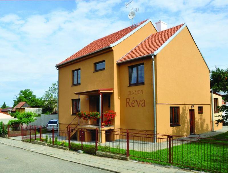 Valtice House | Penzion Réva
