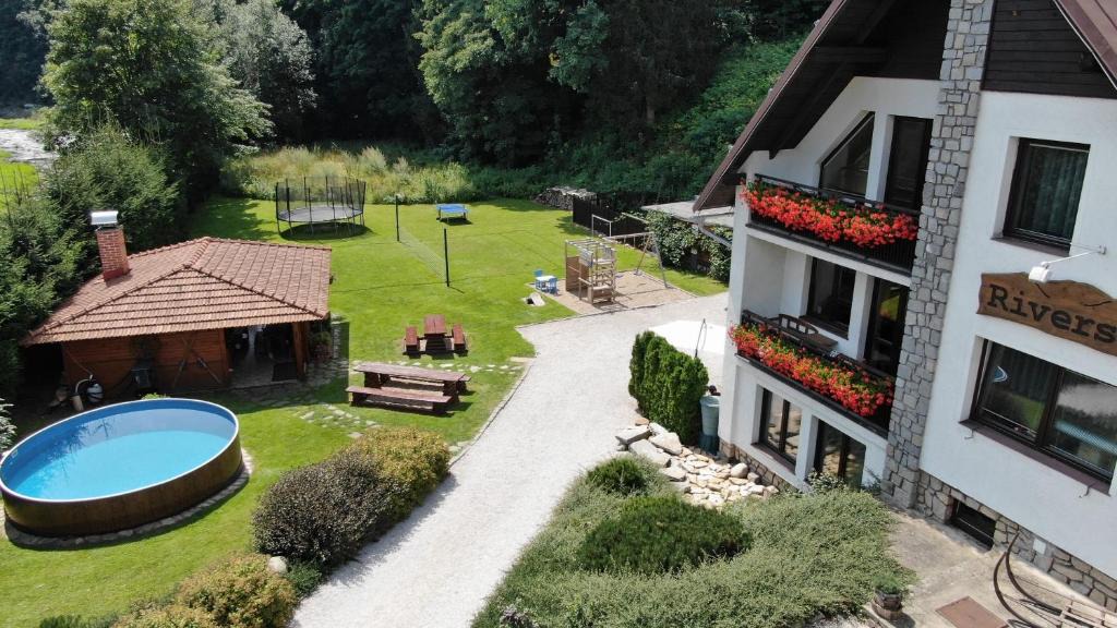 Vrchlabi House | Penzion Riverside