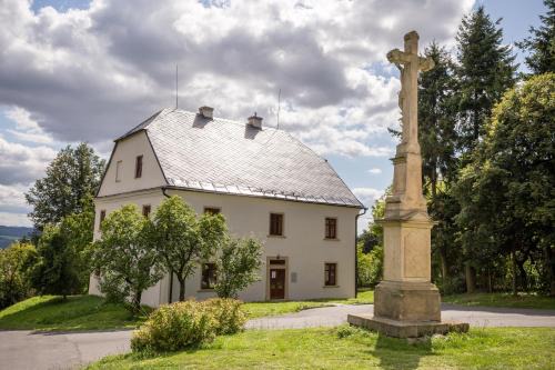 Tvrdkov House | Penzion U Křížové Cesty