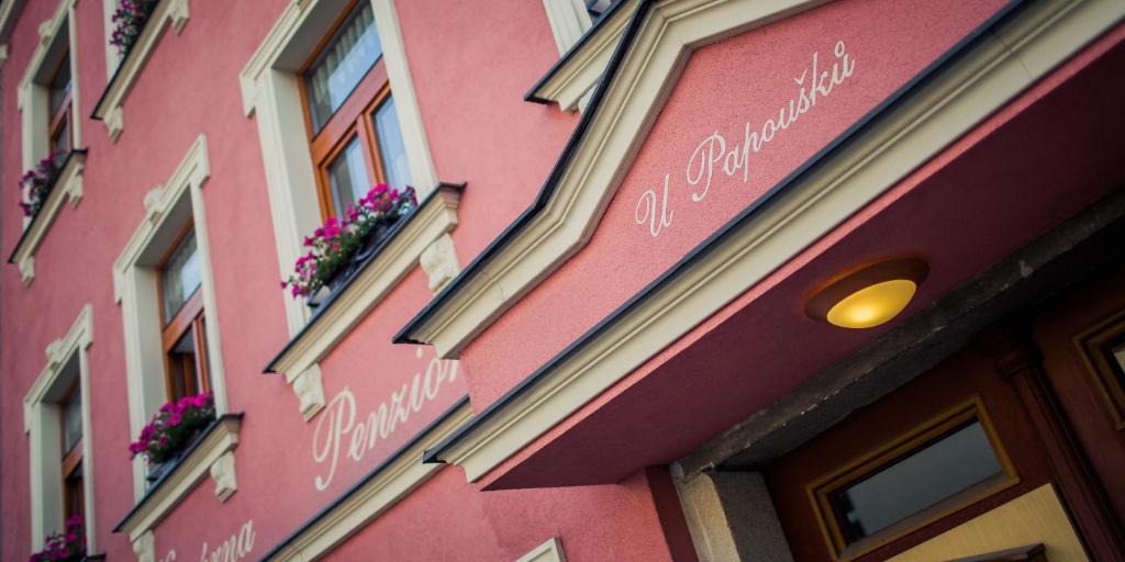 Jindrichuv Hradec Hotel | Penzion U Papoušků