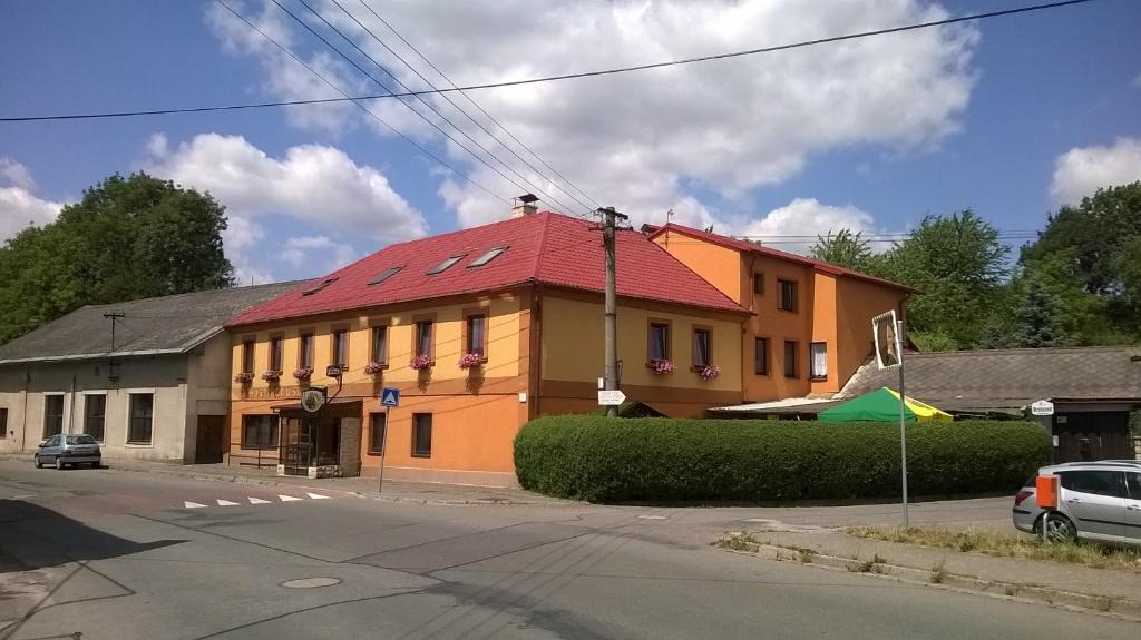 Jaromer House | Penzion U Slunce