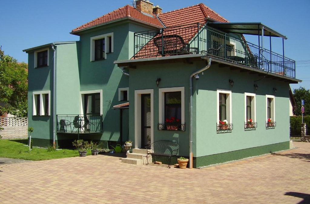 Lednice House | Penzion Večerka