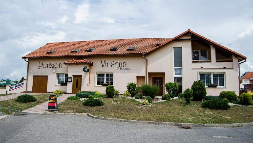 Veseli nad Moravou House | Penzion Vinárna U Hroznu