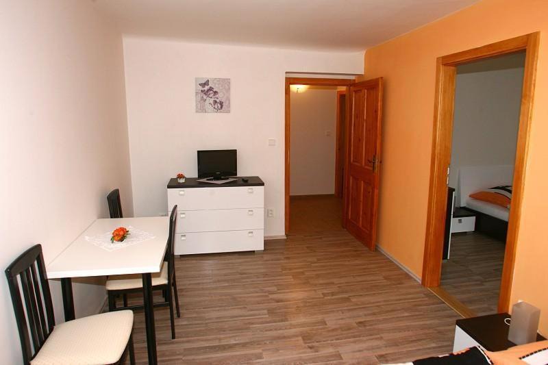 Lazne Bohdanec House | Penzion Zahrádka