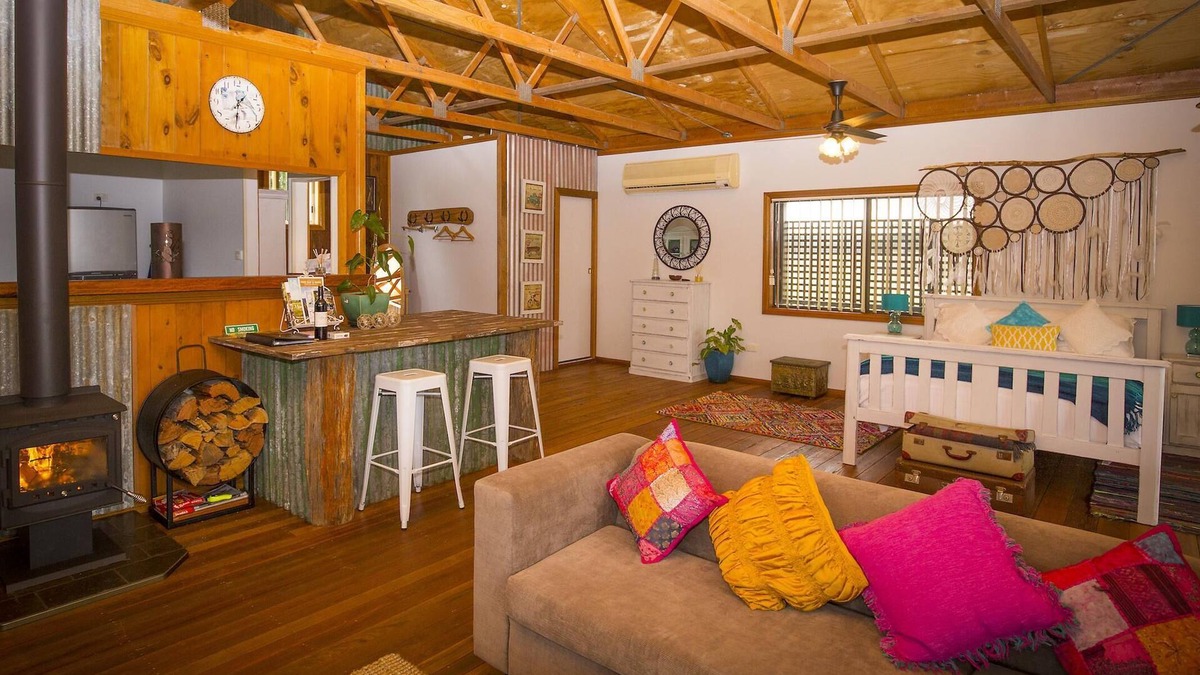 Broke Cottage | Peppercorn Cabin - Cosy cabin just for 2, with fireplace and close to popular wedding venues