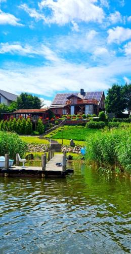 Siemiany Apartment | Perła Jezioraka Siemiany - Całoroczny 100m Apartament z linią brzegową, banią z jacuzzi i pomostem