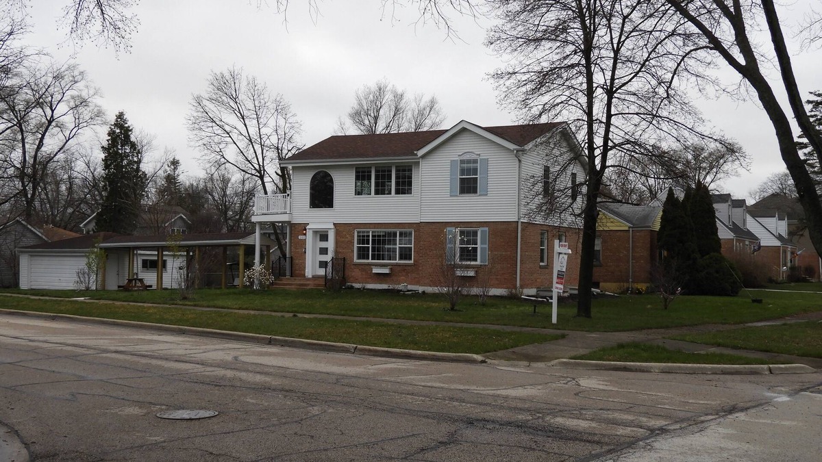 Lombard House | "Perception" . 6BR/Sleeps 18 Game On
