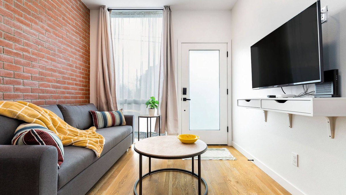 Minor House | Perch - Marion Manor 16: Modern Townhome 10 mins from Seattle U & Swedish