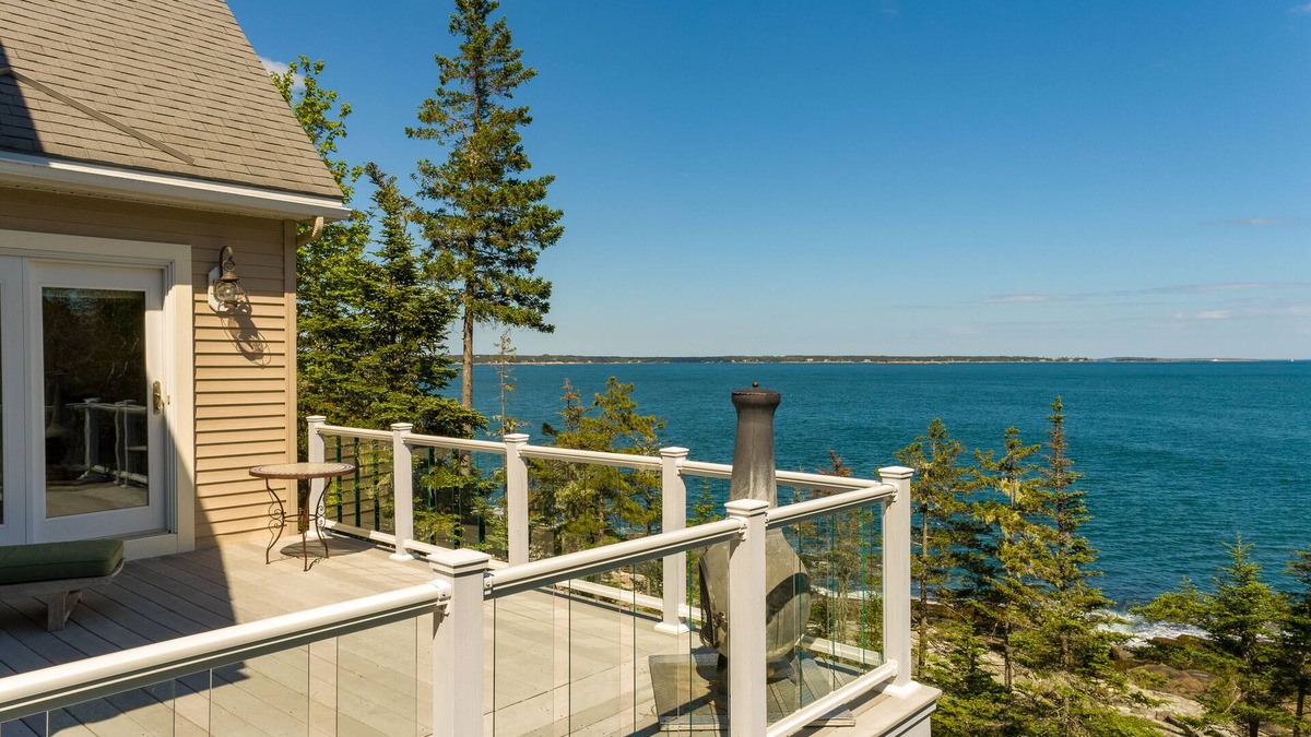 Georgetown House | Perched atop the Rocky Coast of the Atlantic Ocean with Stunning Views.