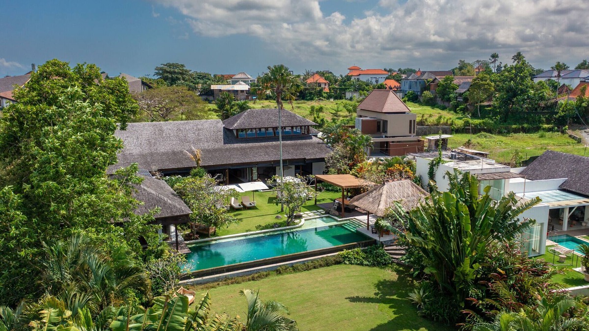 Pererenan Villa | Pererenan 5BR Paradise - 2 Pools & Garden Bliss