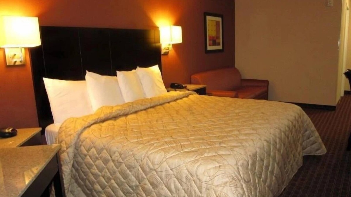 Monmouth Junction Hotel | Perfect Stay at Red Carpet Inn Monmouth! Free Breakfast!