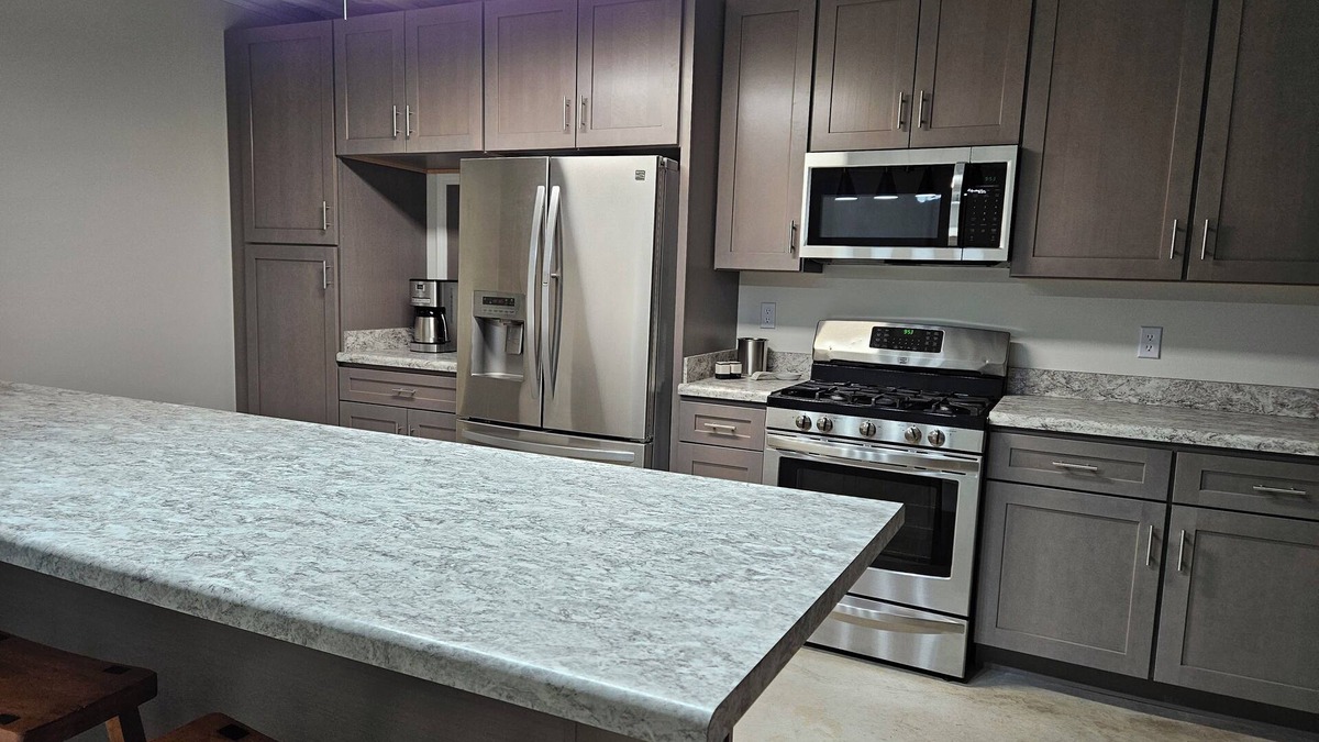 Decker Apartment | Perfect 1-bedroom apartment in Marlette unit 2