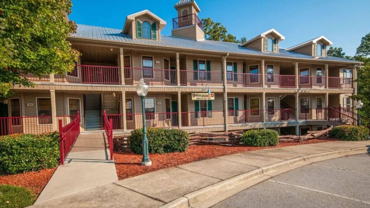 Clarkesville Apartment | Perfect 2BD family vacation spot with Family Friendly Resort Activities on site
