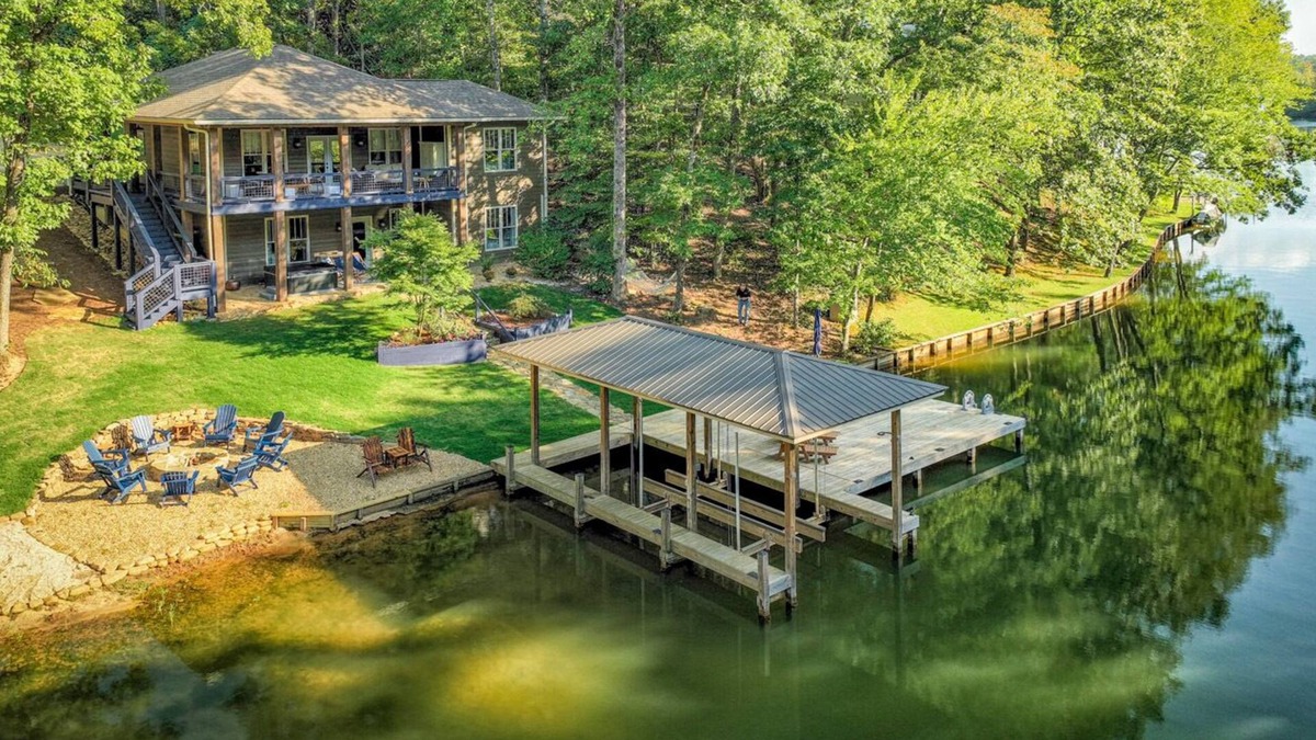 Smith Mountain Estates House | Perfect 4 Families w/2 Masters, Hot-tub + Game Room, Private Dock & Beach Area!