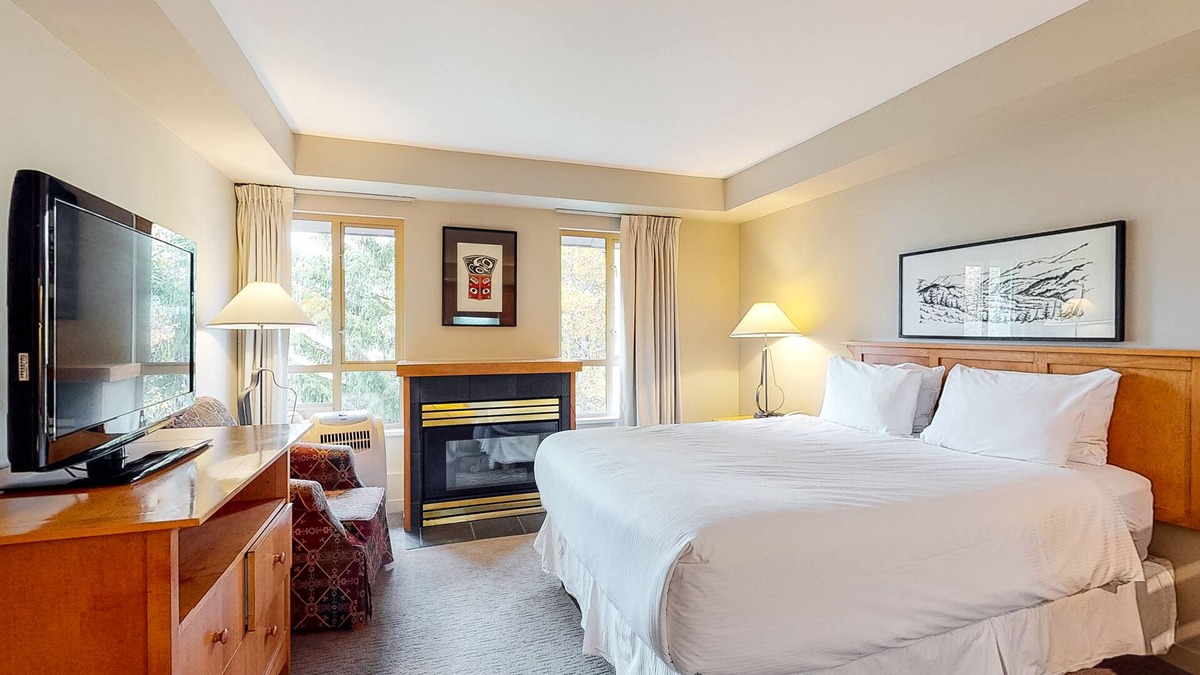Whistler Village Apartment | Perfect 5th-floor studio with ski & mountain views & fireplace