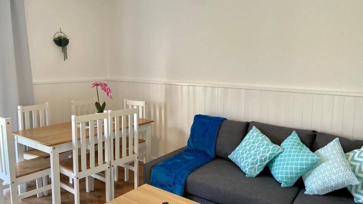 Swindon House | Perfect Accommodation for professionals! Great Connections