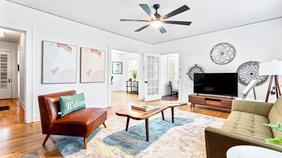 Albemarle House | Perfect Albemarle Getaway Steps From Main Street!