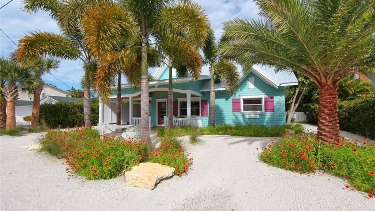 Anna Maria House | Perfect Anna Maria-20% off Aug/Sepn 3 blocks to sugar sand beach. Heated pool.