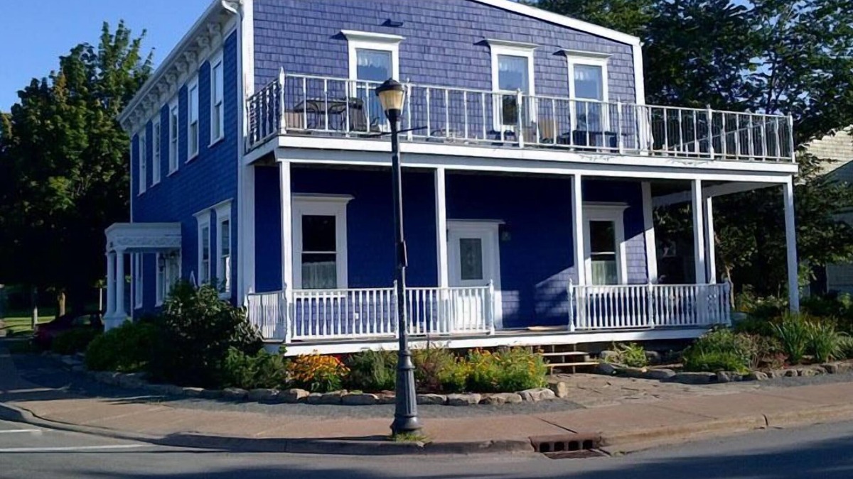 Pictou Apartment | Perfect Base To Explore Nova Scotia And PEI Or Just to Loiter.
